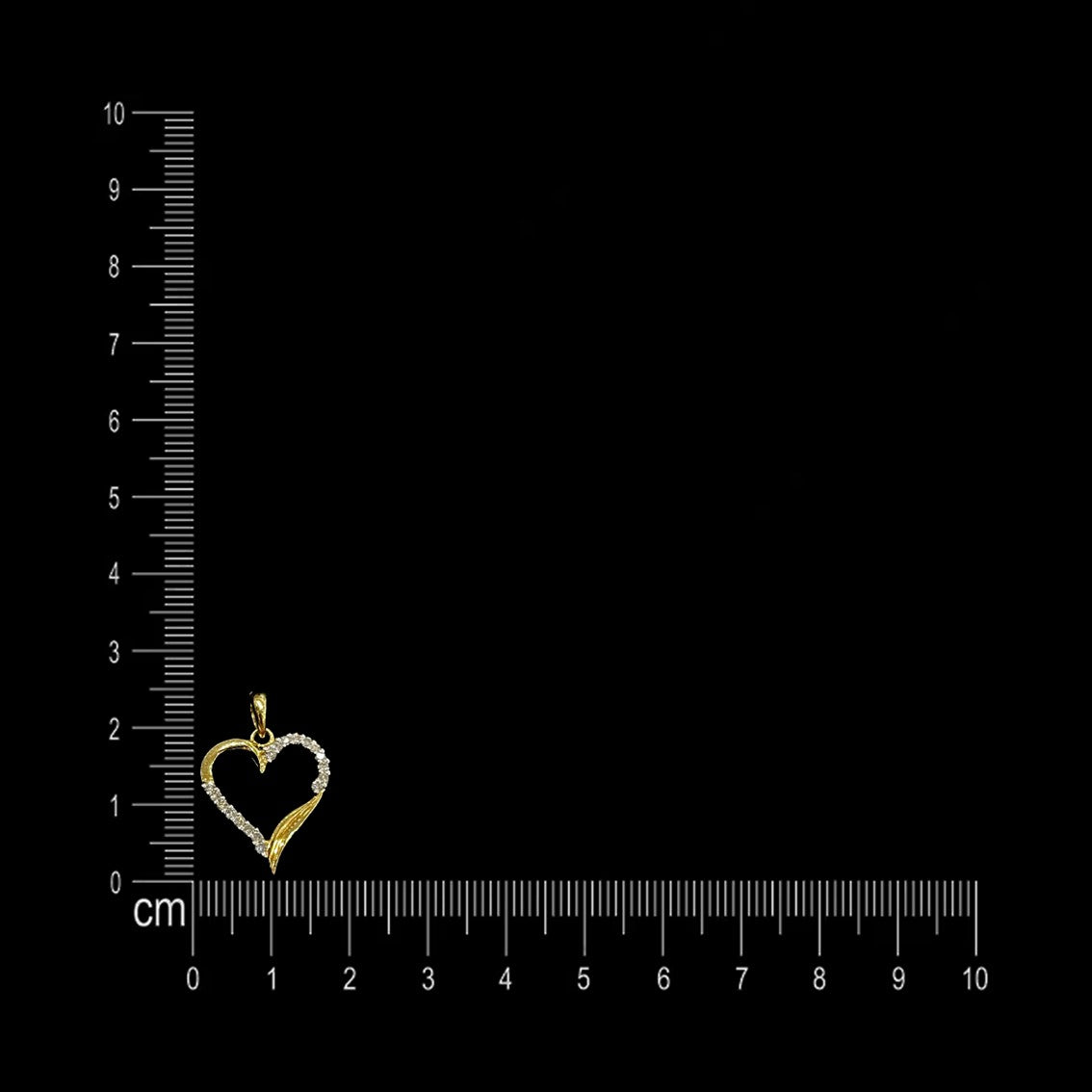 Glitters Diamond Heart Pendant in 18KT Gold
