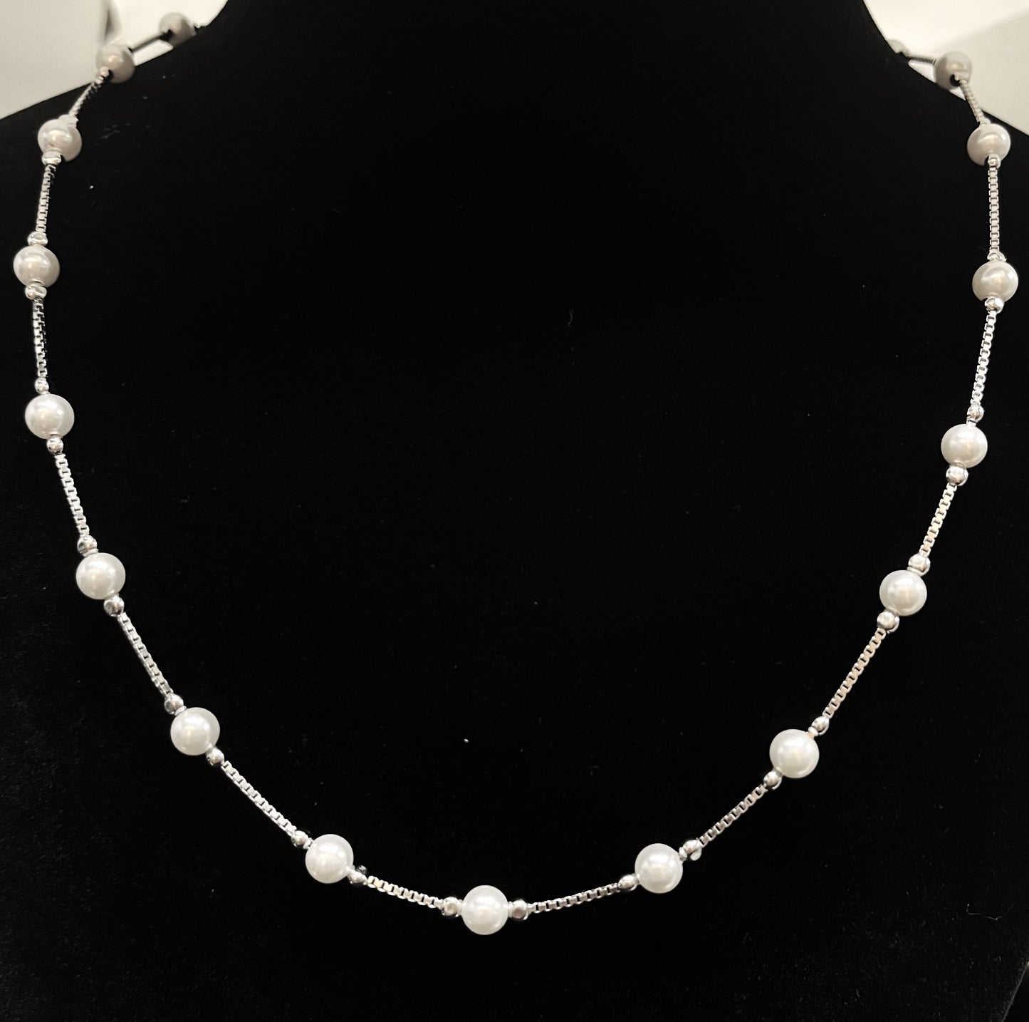 Silver & Pearl Necklace